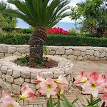 Tolle In Mit Schoenem Garten By Interhome Апартаменты *