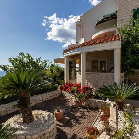 Tolle In Mit Schoenem Garten By Interhome Διαμέρισμα Drasnice