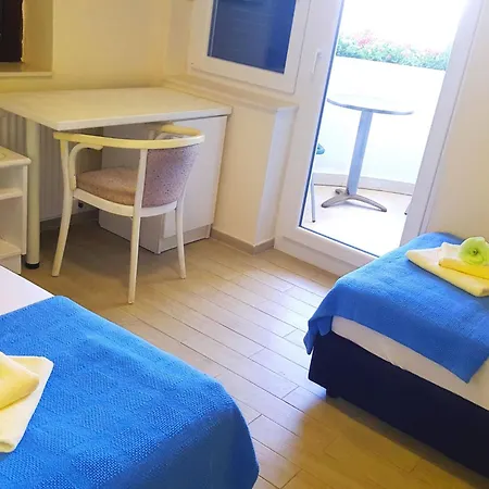 Apartment Tolle In Mit Schoenem Garten By Interhome Drašnice