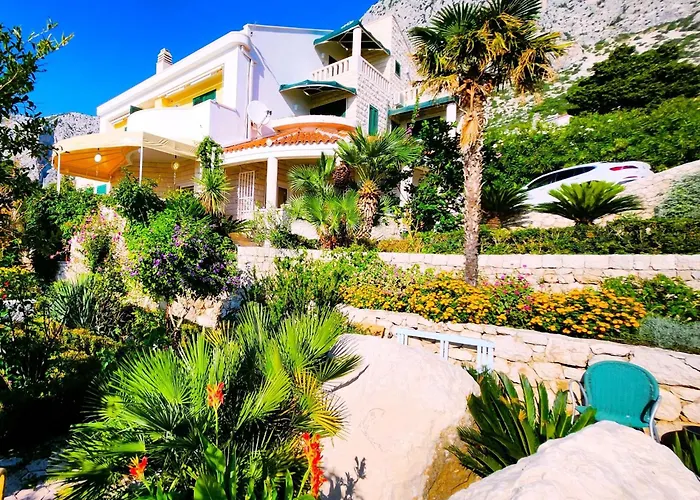 Tolle In Mit Schoenem Garten By Interhome Drasnice
