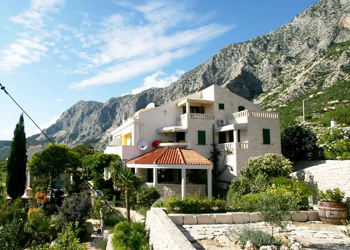 Tolle In Mit Schoenem Garten By Interhome Διαμέρισμα