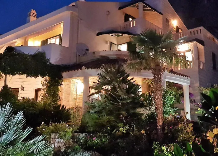 Tolle In Mit Schoenem Garten By Interhome Διαμέρισμα *