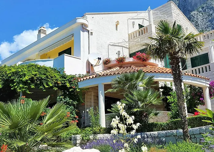 Tolle In Mit Schoenem Garten By Interhome Διαμέρισμα *